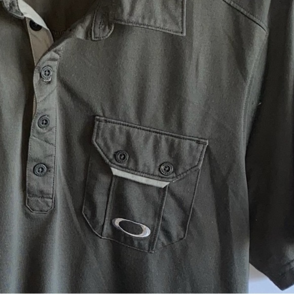 Men's Oakley Grey Front Pocket Polo Shirt - Picture 5 of 9